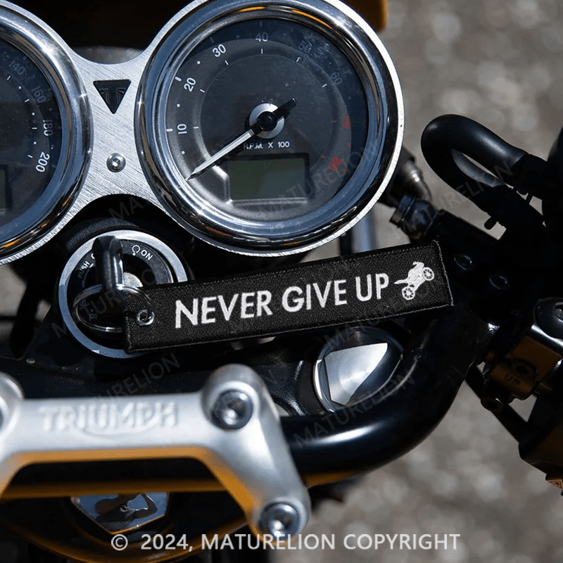 Maturelion Motorbike Keyring Never Give Up