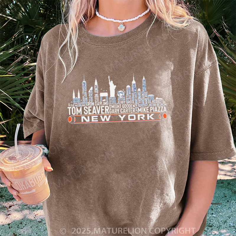 Maturelion Women's T-shirt New York Baseball Team All Time Legends, New York City Skyline DTG Washed T-shirt