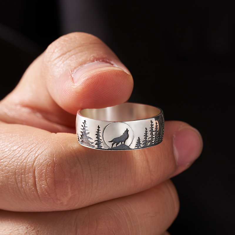 Matuerlion Vintage Lone Wolf Moonlit Forest Ring