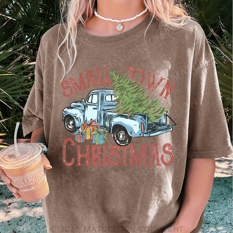 Maturelion Christmas T-Shirt Small Town Christmas Women T-Shirt