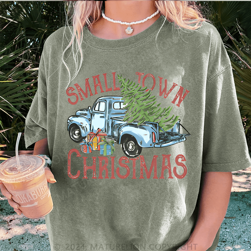 Maturelion Christmas T-Shirt Small Town Christmas Women T-Shirt