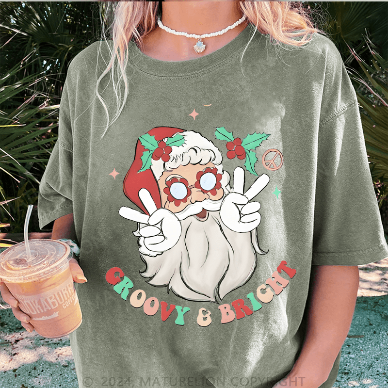 Maturelion Christmas T-Shirt Groovy Bright Women T-Shirt