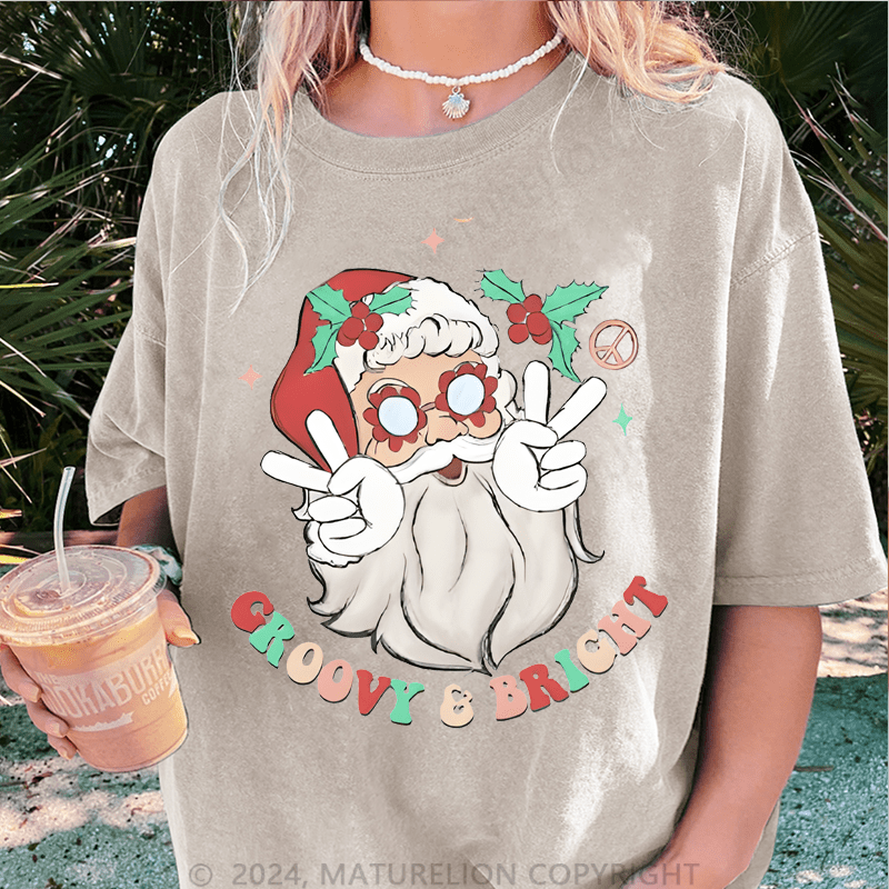 Maturelion Christmas T-Shirt Groovy Bright Women T-Shirt