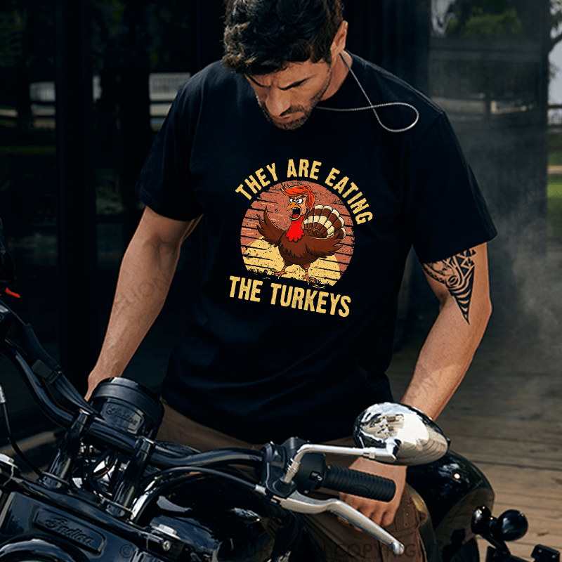 Maturelion Thanksgiving T-Shirt Funny Happy Thanksgiving Chicken Vs Turkey T-Shirt