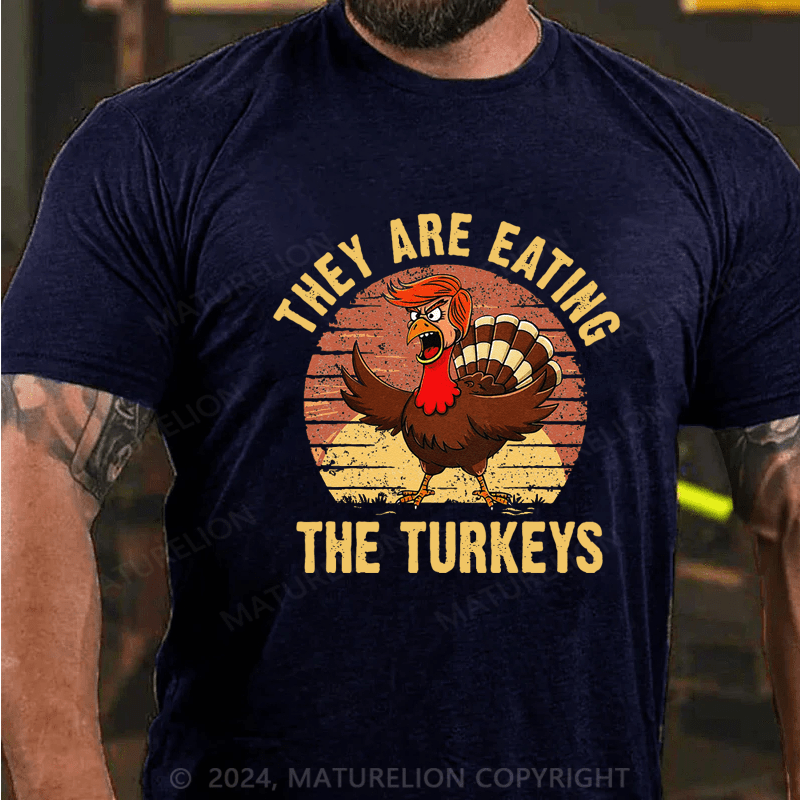 Maturelion Thanksgiving T-Shirt Funny Happy Thanksgiving Chicken Vs Turkey T-Shirt