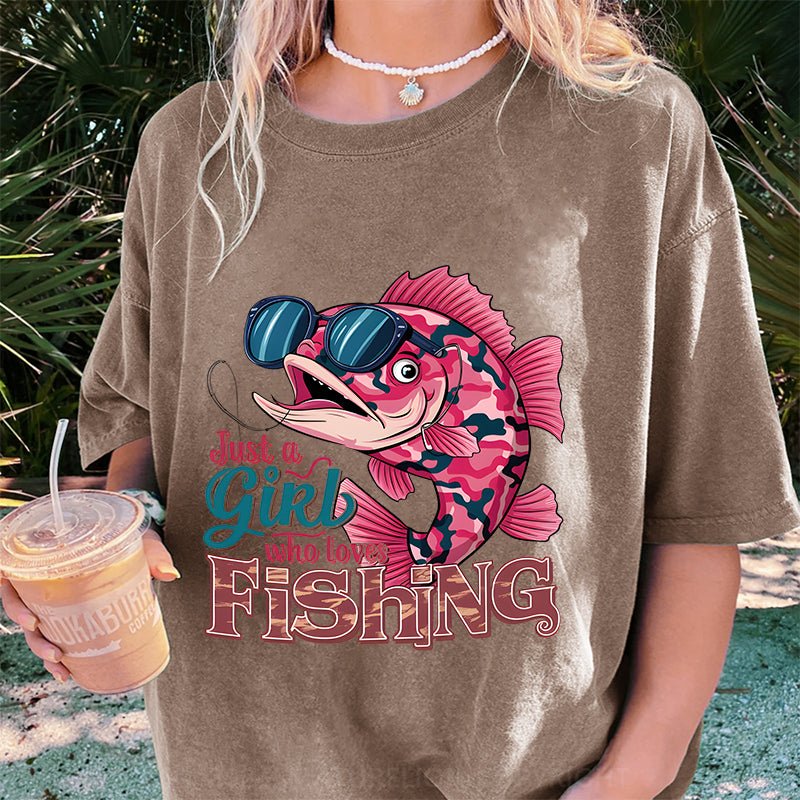 Maturelion  Just a Gir who loves FISHING DTG Printing Washed Cotton T-Shirt