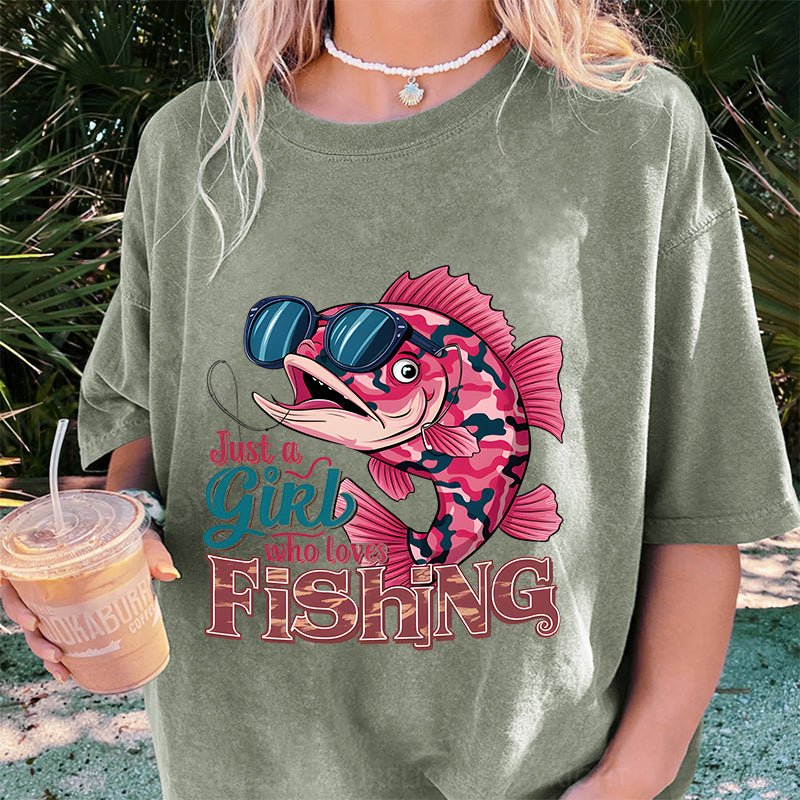 Maturelion  Just a Gir who loves FISHING DTG Printing Washed Cotton T-Shirt