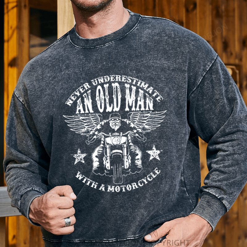 Maturelion Men's Sweatshirt Never Underestimate An Old Man With A Motorcycle Custom Sweatshirt