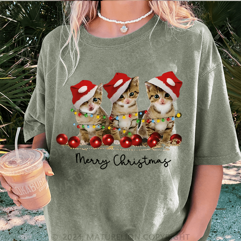 Maturelion Christmas T-Shirt Cat Lovers Christmas Women T-Shirt