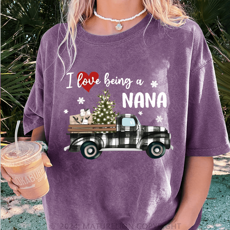 Maturelion Christmas T-Shirt I Love Being A Nana Women T-Shirt