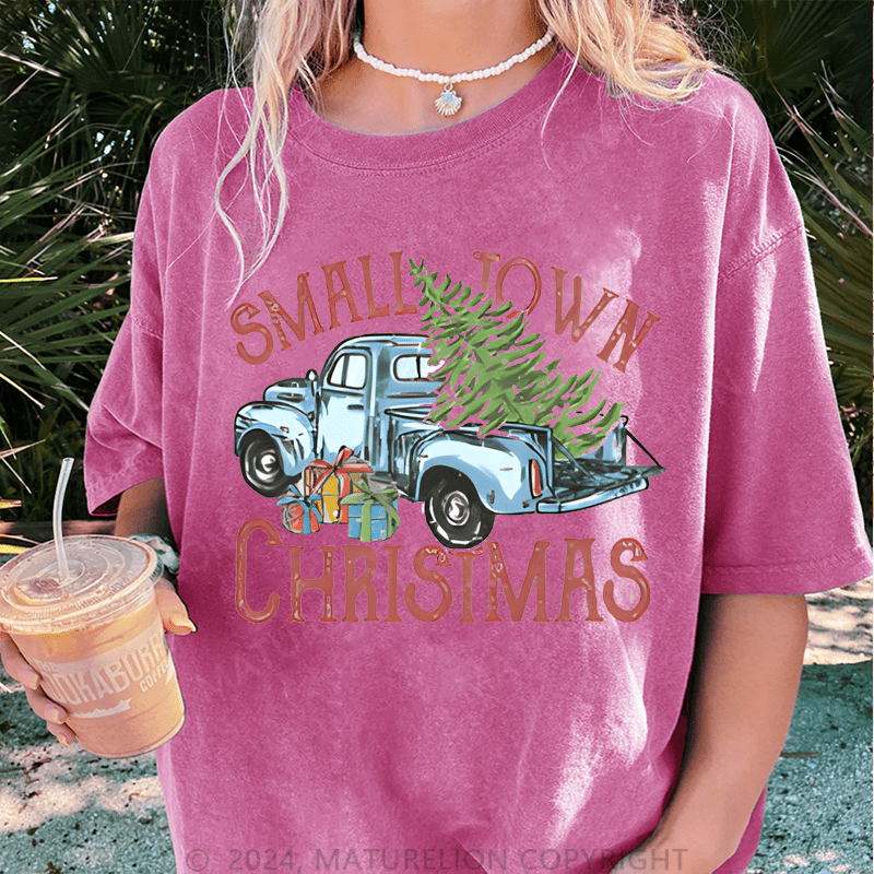 Maturelion Christmas T-Shirt Small Town Christmas Women T-Shirt