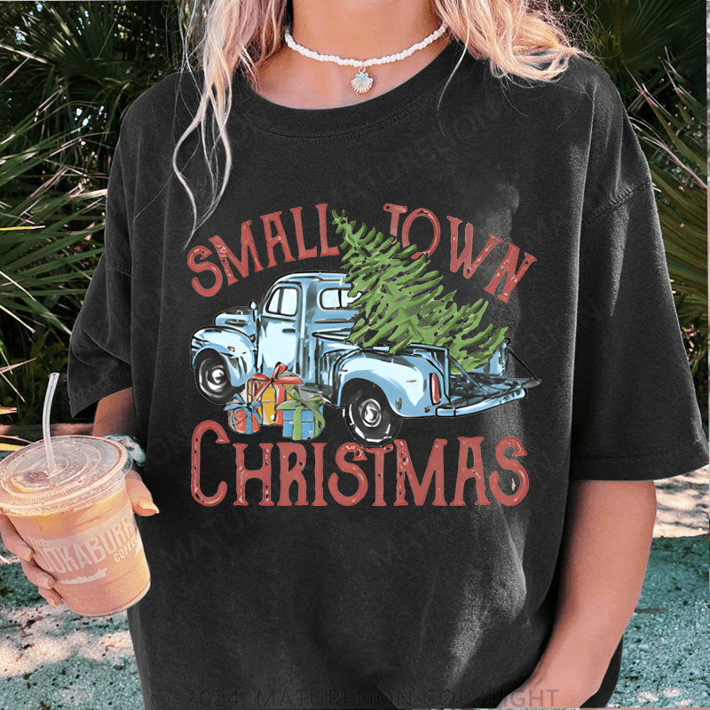 Maturelion Christmas T-Shirt Small Town Christmas Women T-Shirt