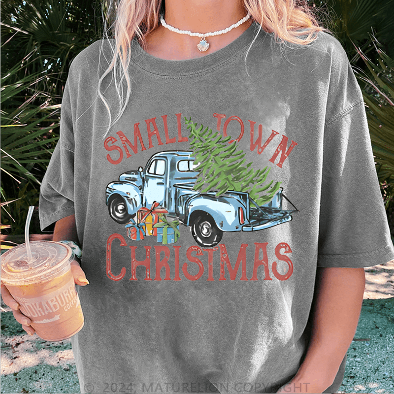 Maturelion Christmas T-Shirt Small Town Christmas Women T-Shirt