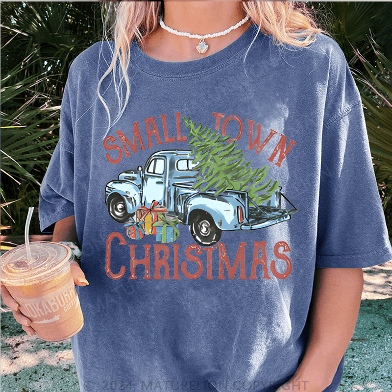 Maturelion Christmas T-Shirt Small Town Christmas Women T-Shirt