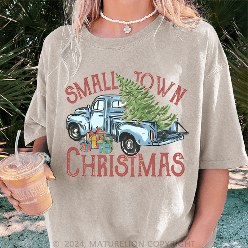 Maturelion Christmas T-Shirt Small Town Christmas Women T-Shirt