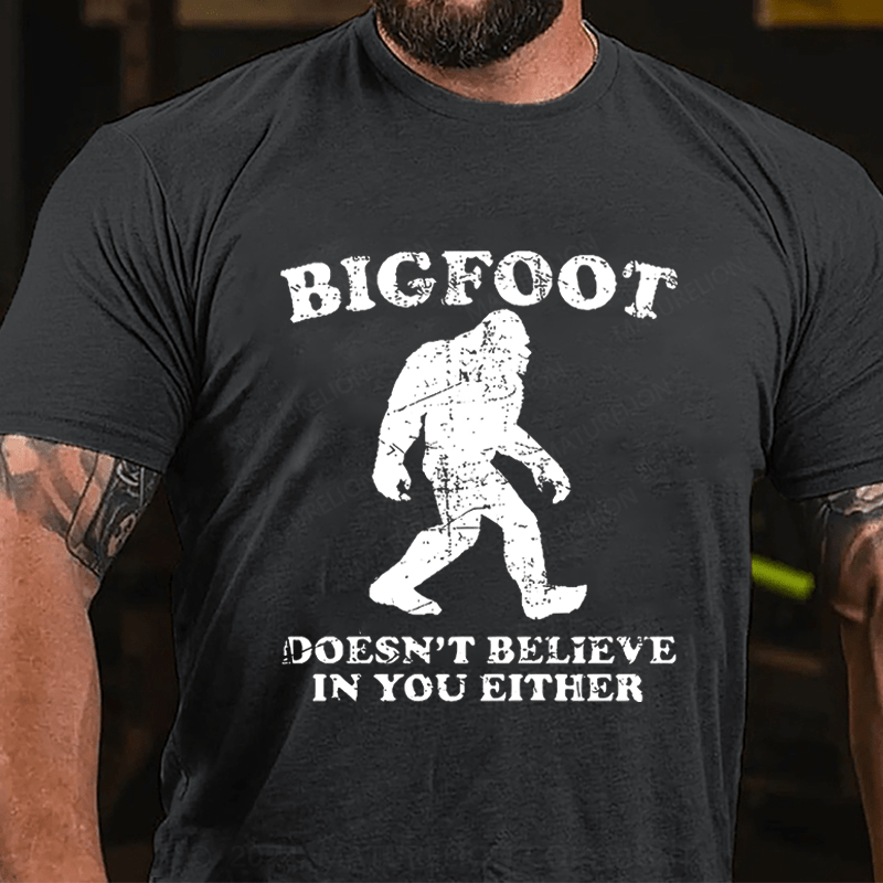 Maturelion Christmas T-Shirt Bigfoot Doesn't Believe In You Either T-Shirt (Free Customization)