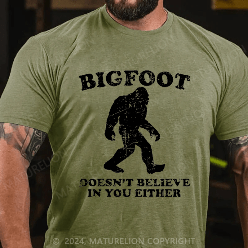 Maturelion Christmas T-Shirt Bigfoot Doesn't Believe In You Either T-Shirt (Free Customization)