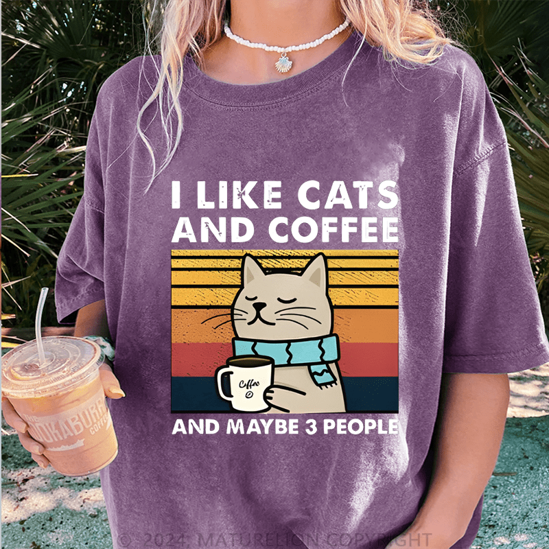 Maturelion Christmas T-Shirt I Like Cat And Coffee And Maybe 3 People Women T-Shirt