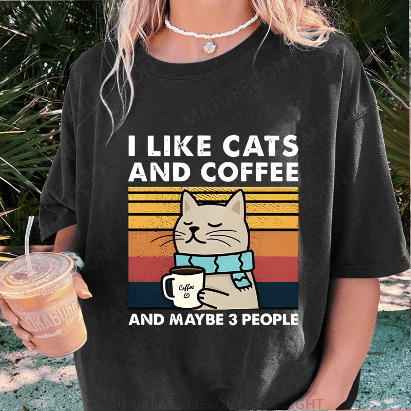 Maturelion Christmas T-Shirt I Like Cat And Coffee And Maybe 3 People Women T-Shirt