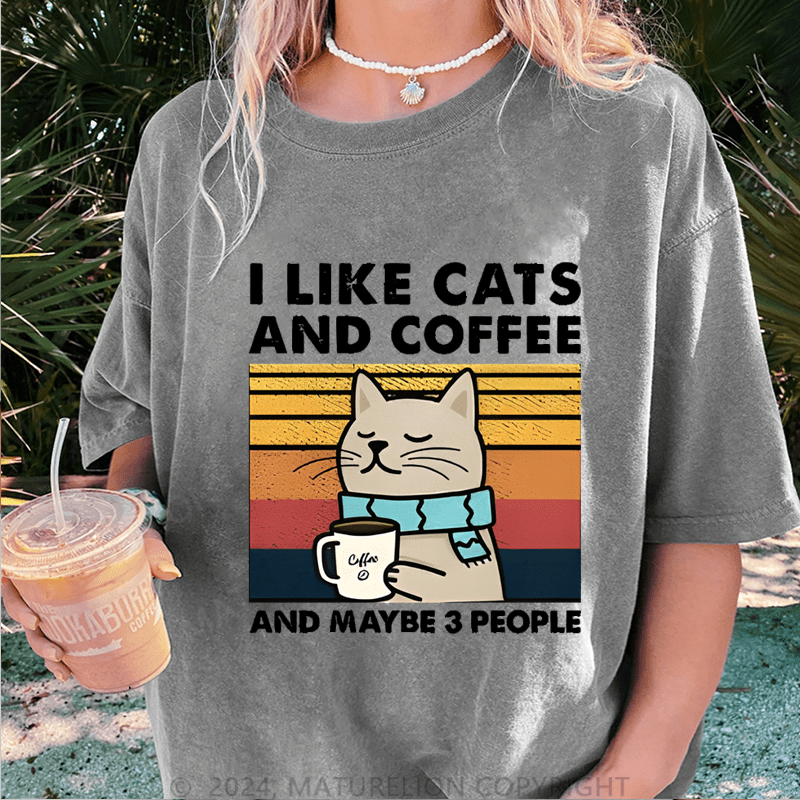 Maturelion Christmas T-Shirt I Like Cat And Coffee And Maybe 3 People Women T-Shirt