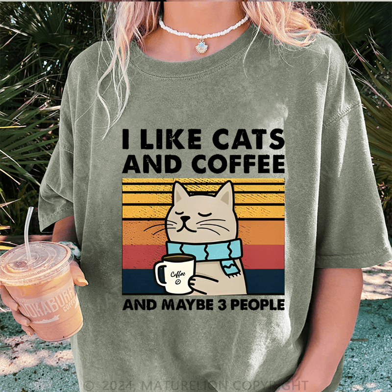 Maturelion Christmas T-Shirt I Like Cat And Coffee And Maybe 3 People Women T-Shirt