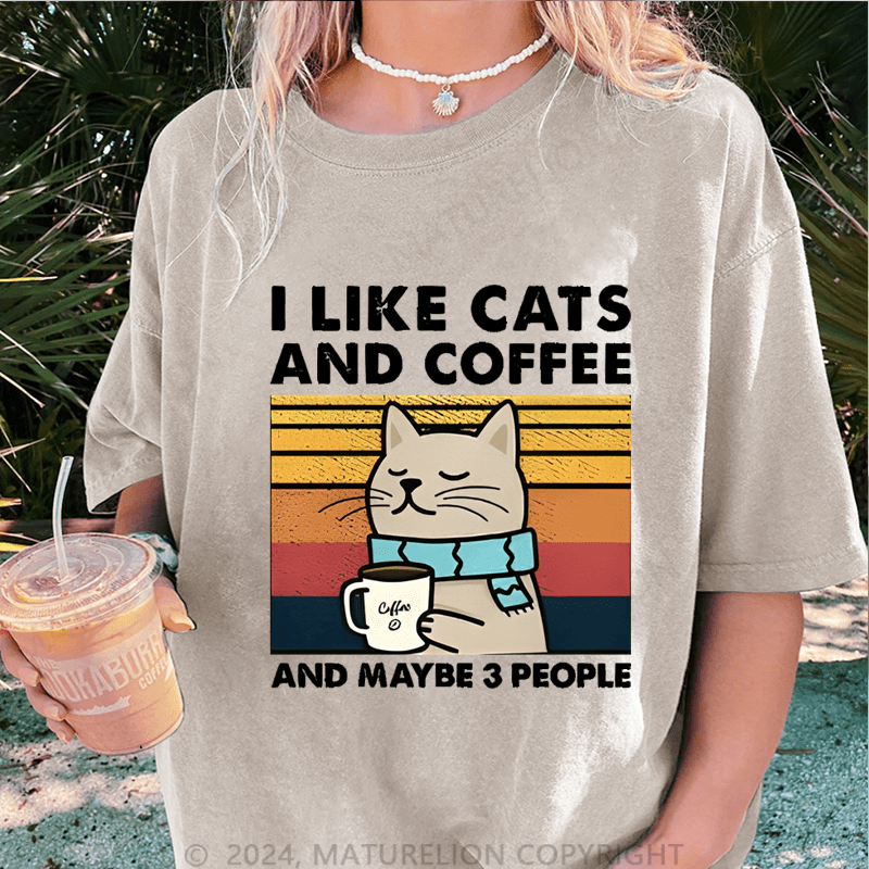 Maturelion Christmas T-Shirt I Like Cat And Coffee And Maybe 3 People Women T-Shirt