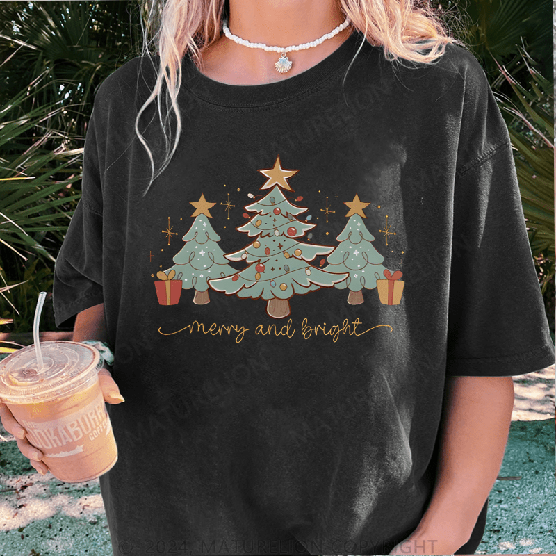 Maturelion Christmas T-Shirt Merry And Bright Women T-Shirt