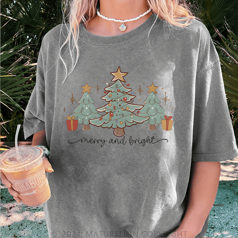 Maturelion Christmas T-Shirt Merry And Bright Women T-Shirt