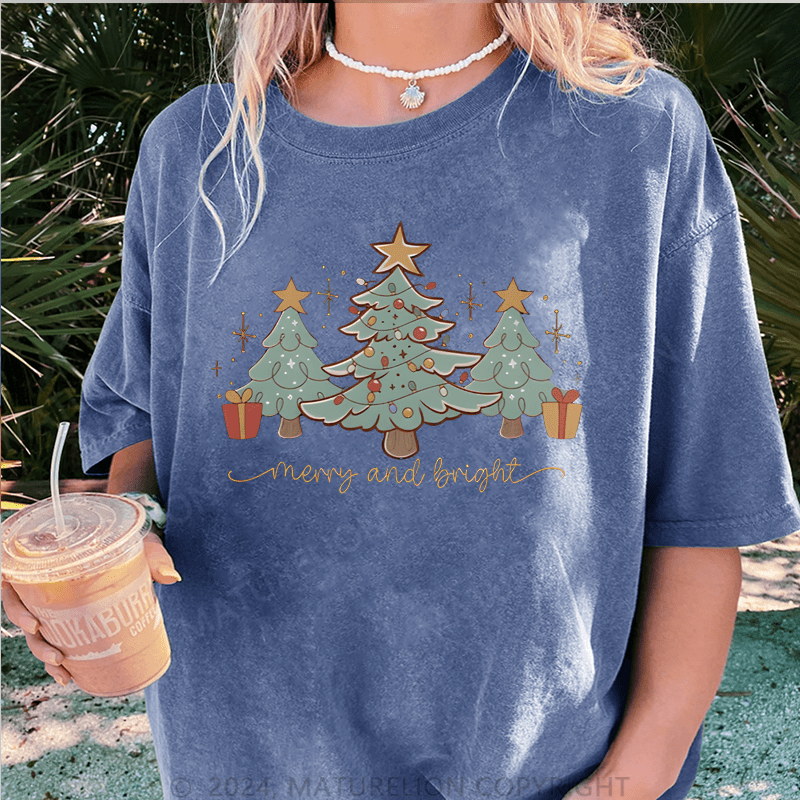 Maturelion Christmas T-Shirt Merry And Bright Women T-Shirt
