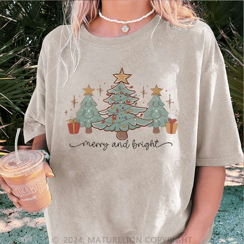 Maturelion Christmas T-Shirt Merry And Bright Women T-Shirt