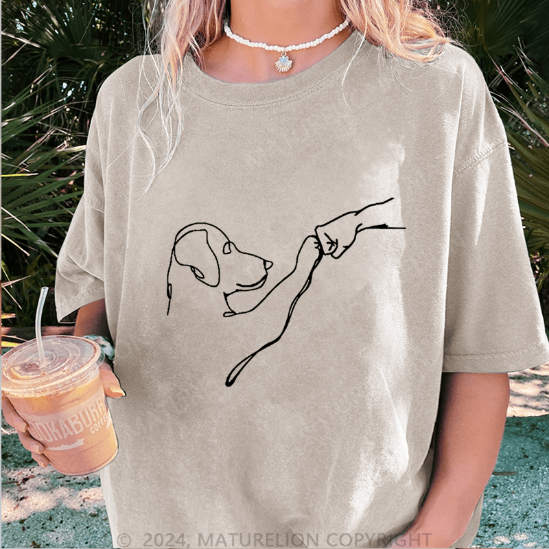 Maturelion Dog Fist Bump Funny DTG Printing Washed Cotton T-Shirt